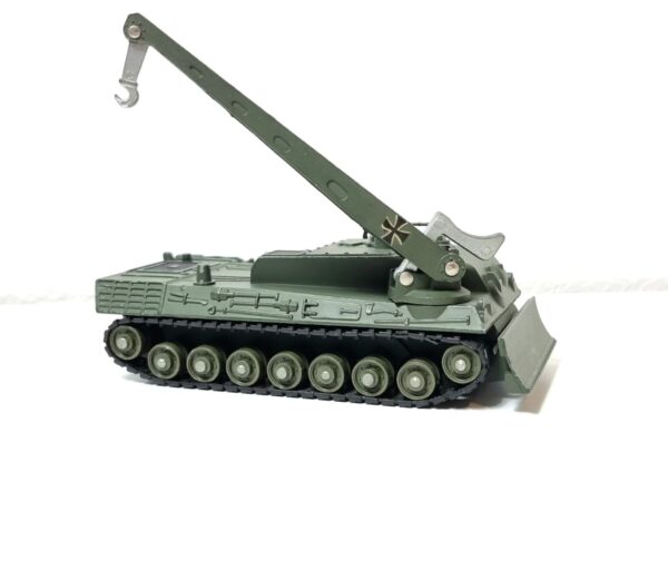 Leopard Recovery Tank