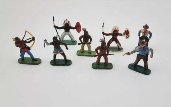 Figurine Indieni Polonia.jpg