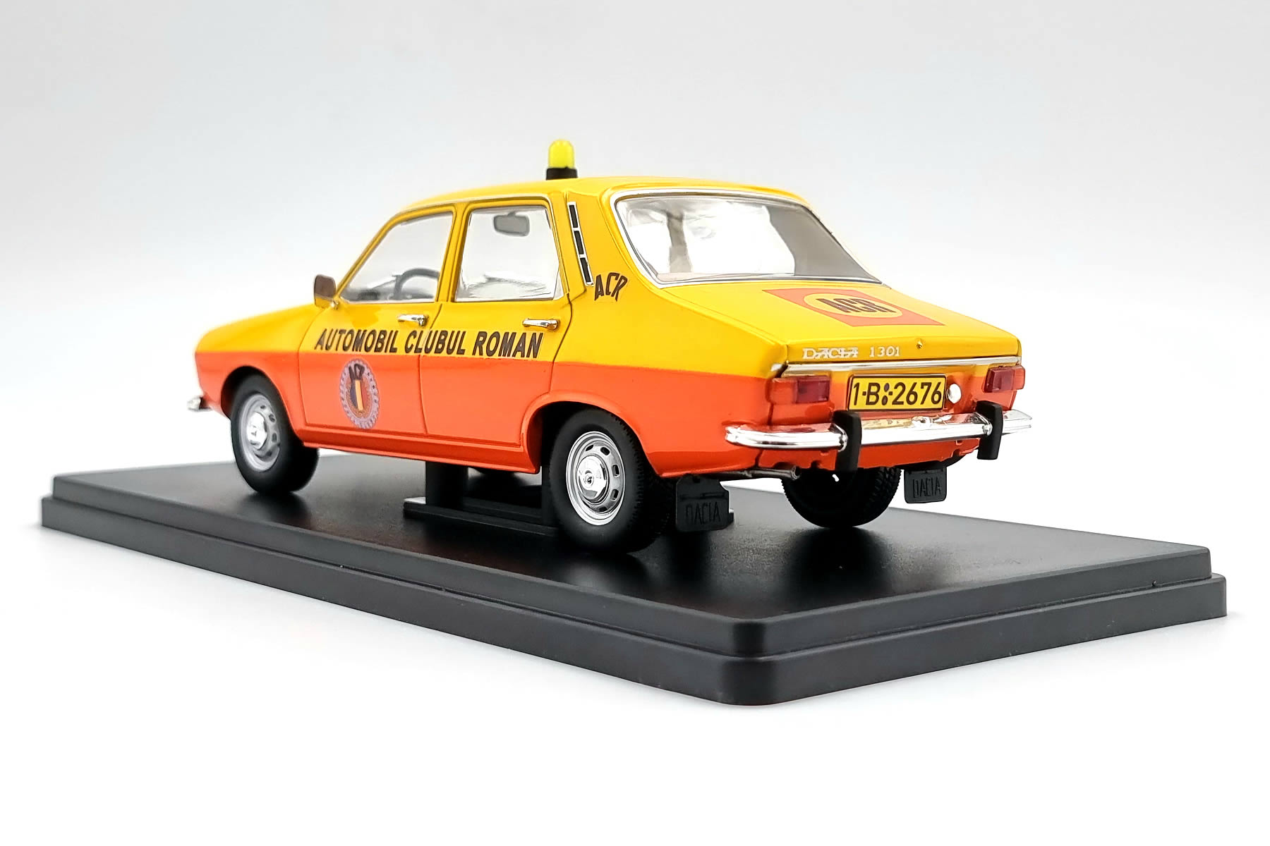 Machetă Dacia A.C.R. 1:24 White Box 4 Macheta Auto Dacia 1301 ACR 1:24 White Box