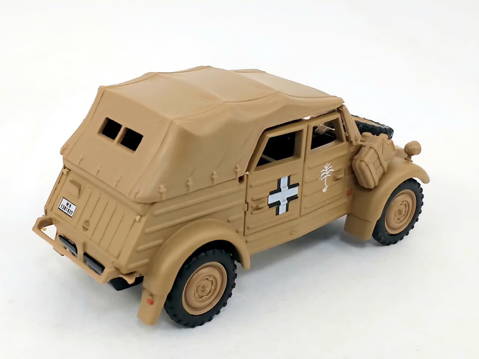 Machetă Volkswagen Kübelwagen Type 82 Hongwell 2 Machetă Volkswagen Kübelwagen Type 82 Hongwell - imagine 2