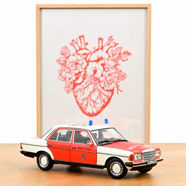 Machetă Mercedes-Benz E-Class (W123) Ambulanță Norev