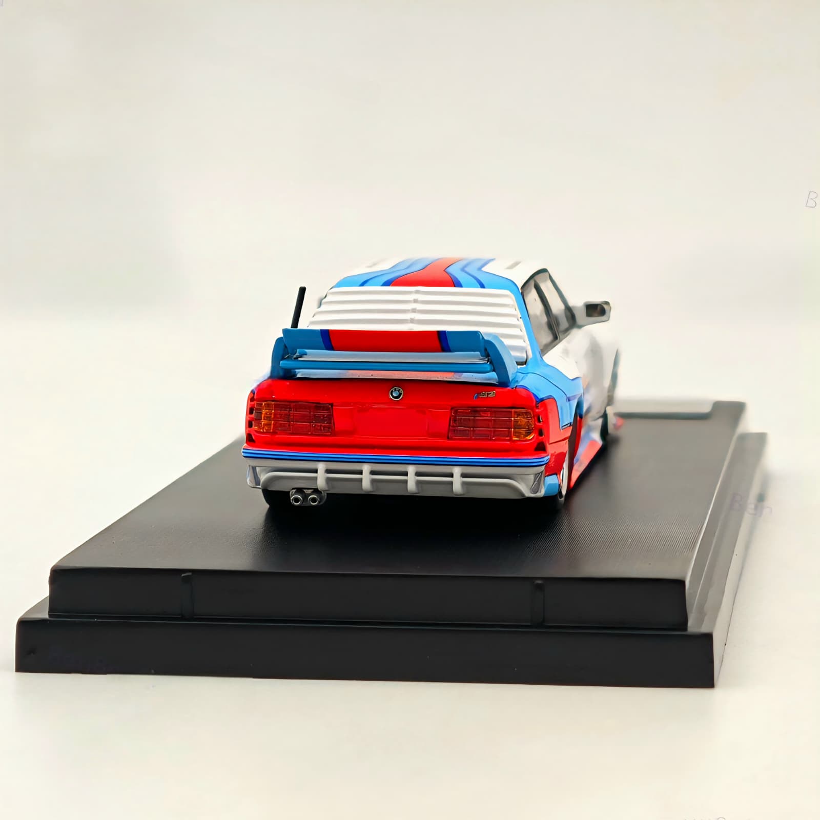 Machetă BMW E30 Martini Livery Street Weapon 3 Machetă BMW E30 Martini Livery Street Weapon - imagine 3