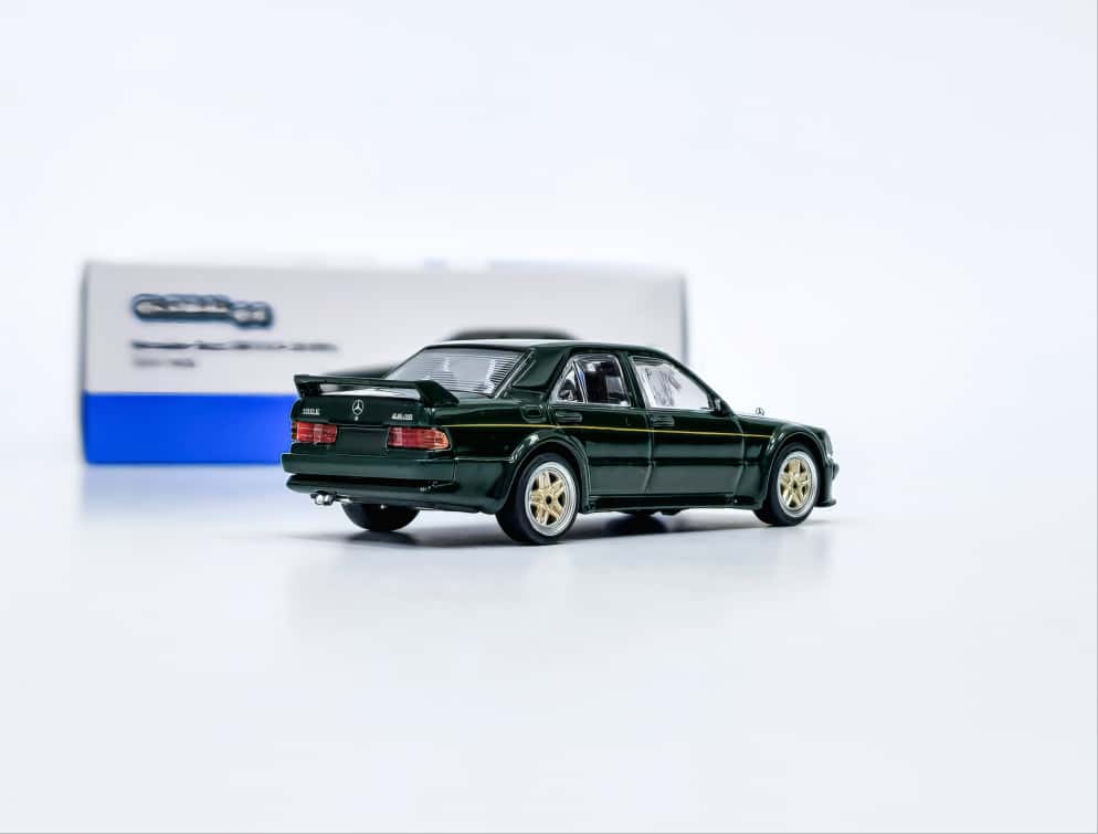 Machetă Mercedes-Benz 190E 2.5-16 EVO I Toyo Tires 1:64 Tarmac 4 Machetă Mercedes-Benz 190E 2.5-16 EVO I Toyo Tires 1:64 Tarmac - imagine 4