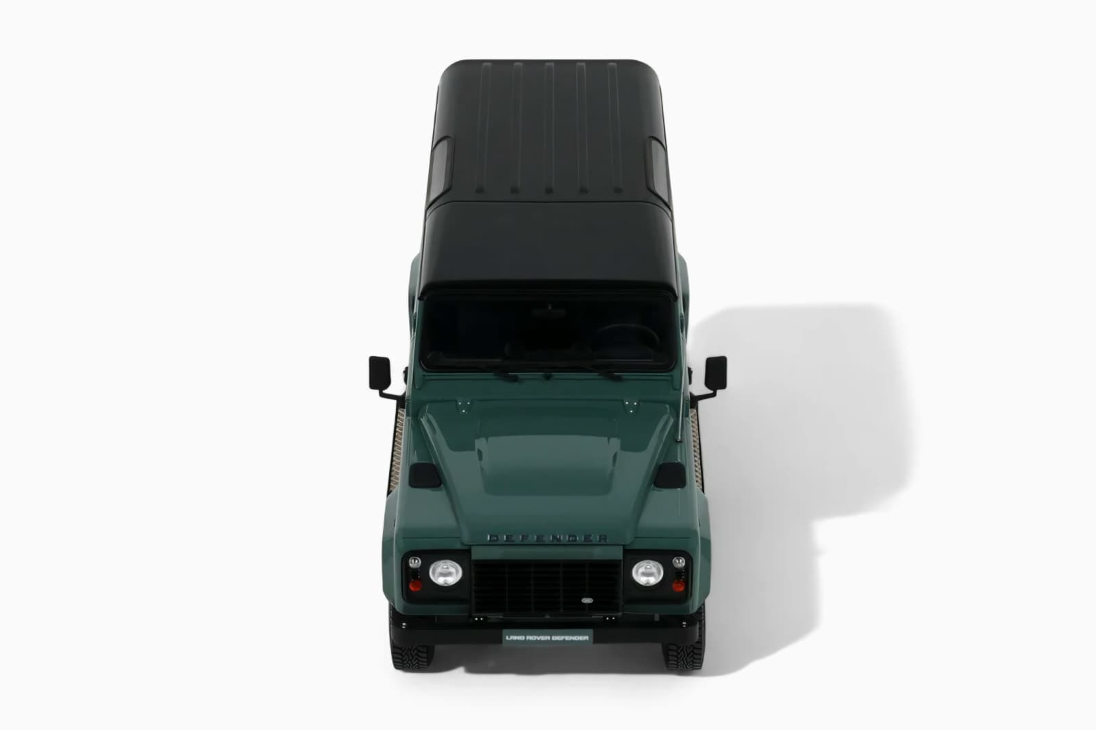 Macheta Land Rover Defender 3 Station Wagon 1:18 GT Spirit GT527 8 Macheta Land Rover Defender 3 Station Wagon 1:18 GT Spirit GT527 - imagine 8