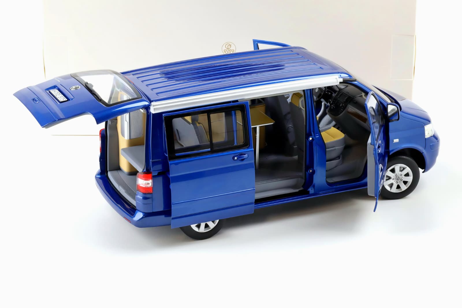 Macheta Volkswagen California 1:18 Norev 3 Macheta Volkswagen California 1:18 Norev - imagine 3