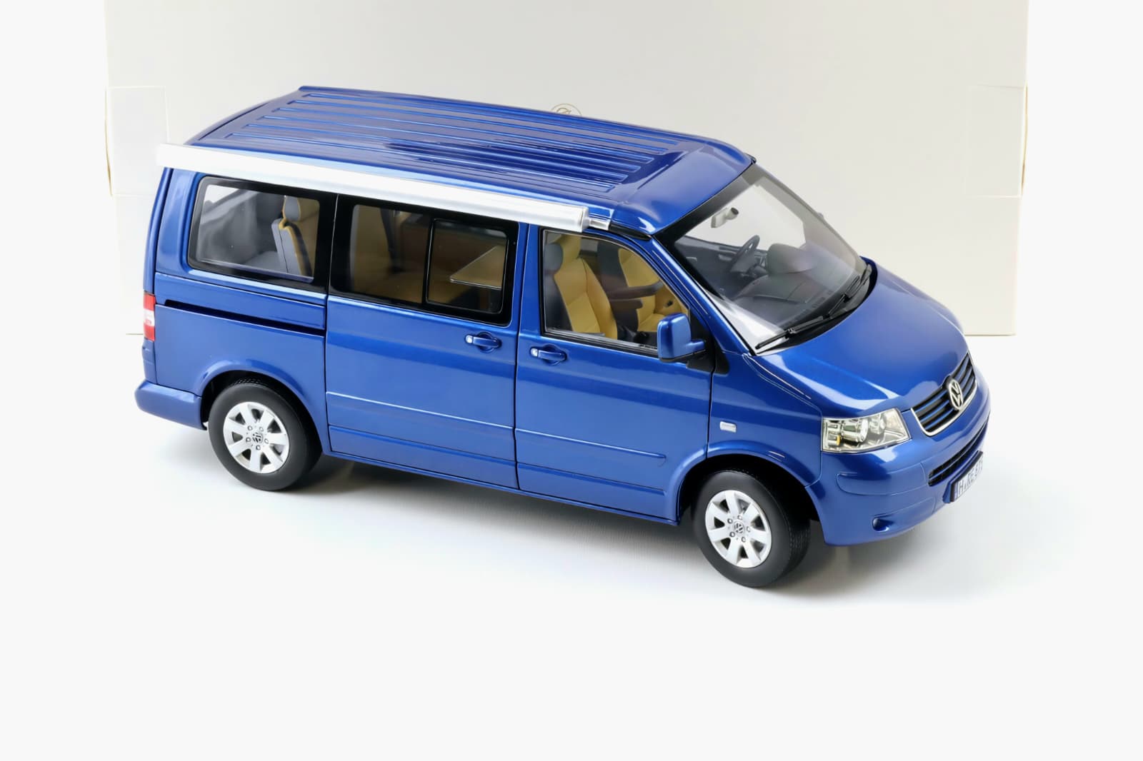 Macheta Volkswagen California 1:18 Norev 4 Macheta Volkswagen California 1:18 Norev - imagine 4