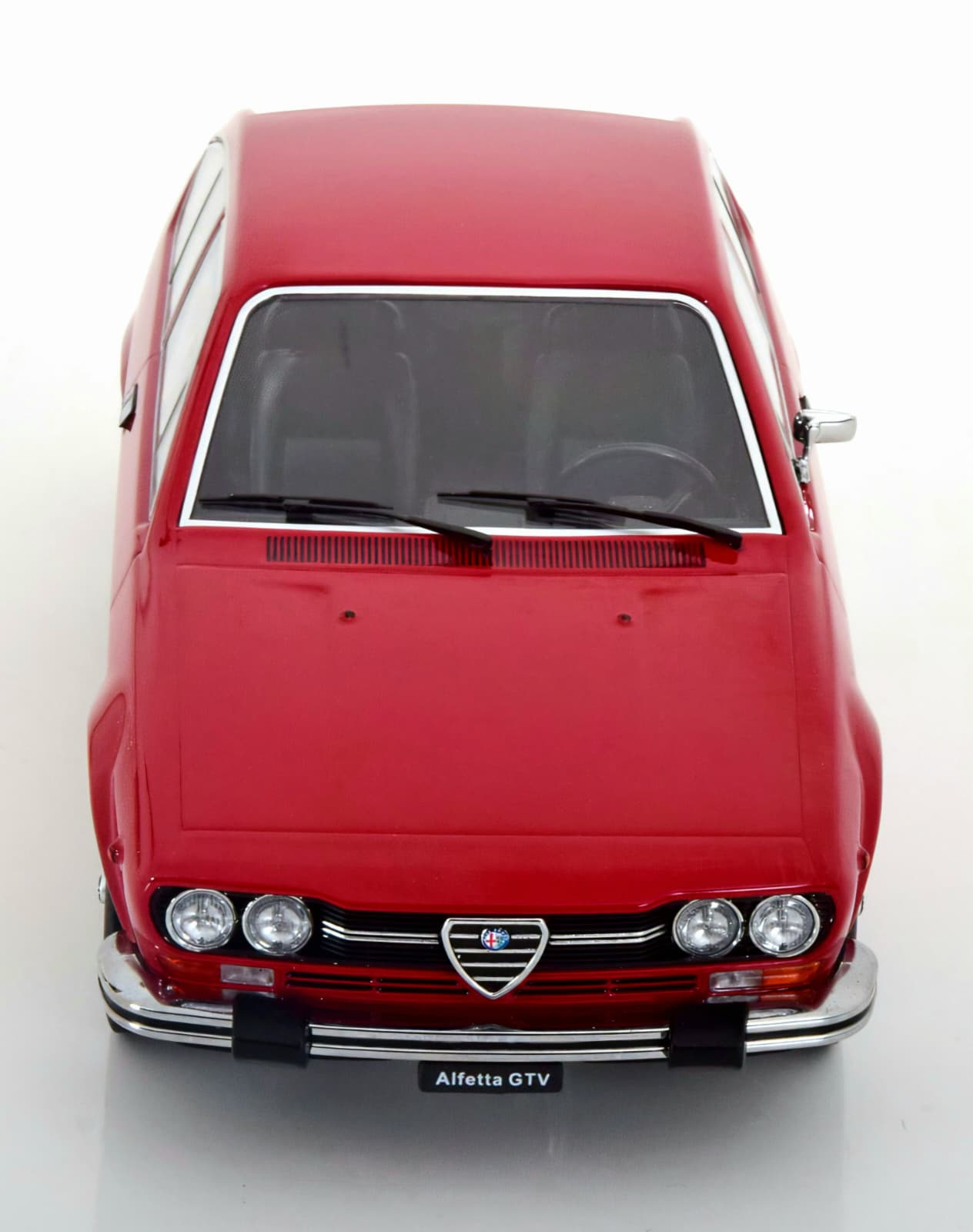 Macheta Alfa Romeo Alfetta 1600 GTV 1:18 KK Scale 4 Macheta Alfa Romeo Alfetta 1600 GTV 1:18 KK Scale - imagine 4