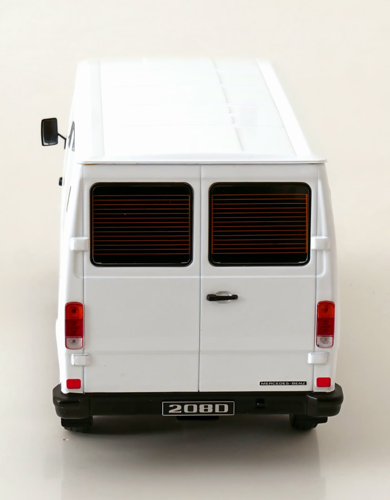 Macheta Mercedes-Benz 208 D Transporter Van 1:18 KK Scale 4 Macheta Mercedes-Benz 208 D Transporter Van 1:18 KK Scale - imagine 4