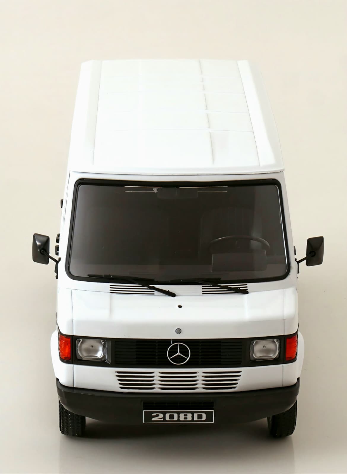 Macheta Mercedes-Benz 208 D Transporter Van 1:18 KK Scale 5 Macheta Mercedes-Benz 208 D Transporter Van 1:18 KK Scale - imagine 5