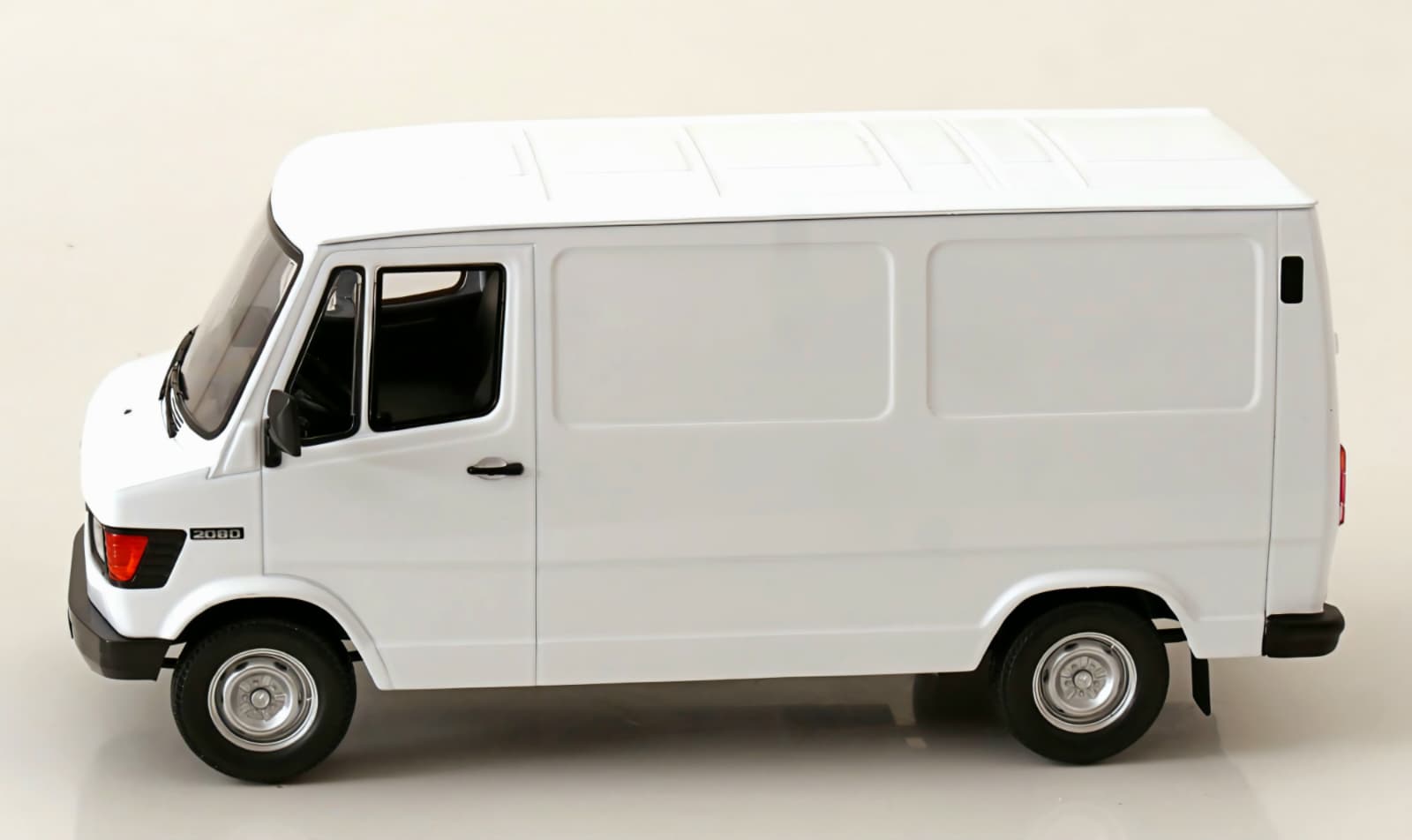 Macheta Mercedes-Benz 208 D Transporter Van 1:18 KK Scale 2 Macheta Mercedes-Benz 208 D Transporter Van 1:18 KK Scale - imagine 2