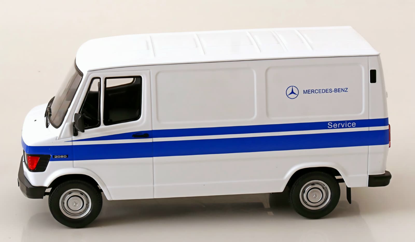 Macheta Mercedes-Benz 208 D Transporter „Mercedes Service” 1:18 KK Scale 2 Macheta Mercedes-Benz 208 D Transporter „Mercedes Service” 1:18 KK Scale - imagine 2
