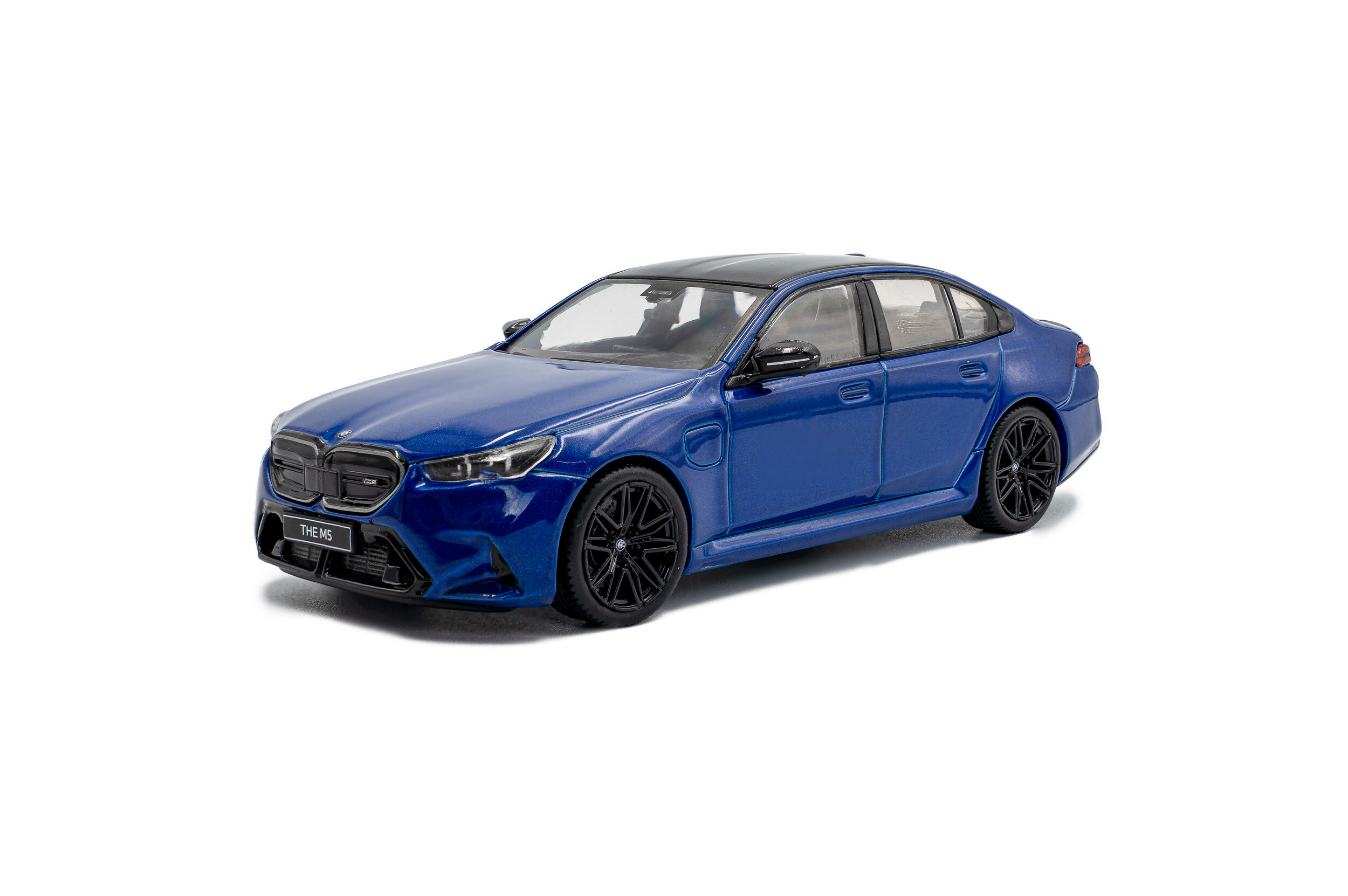 Macheta BMW M5 Sedan G90 1:43 Solido 1 s4317551-bmw-m5-sedan-marina-bay-blue-2024-01