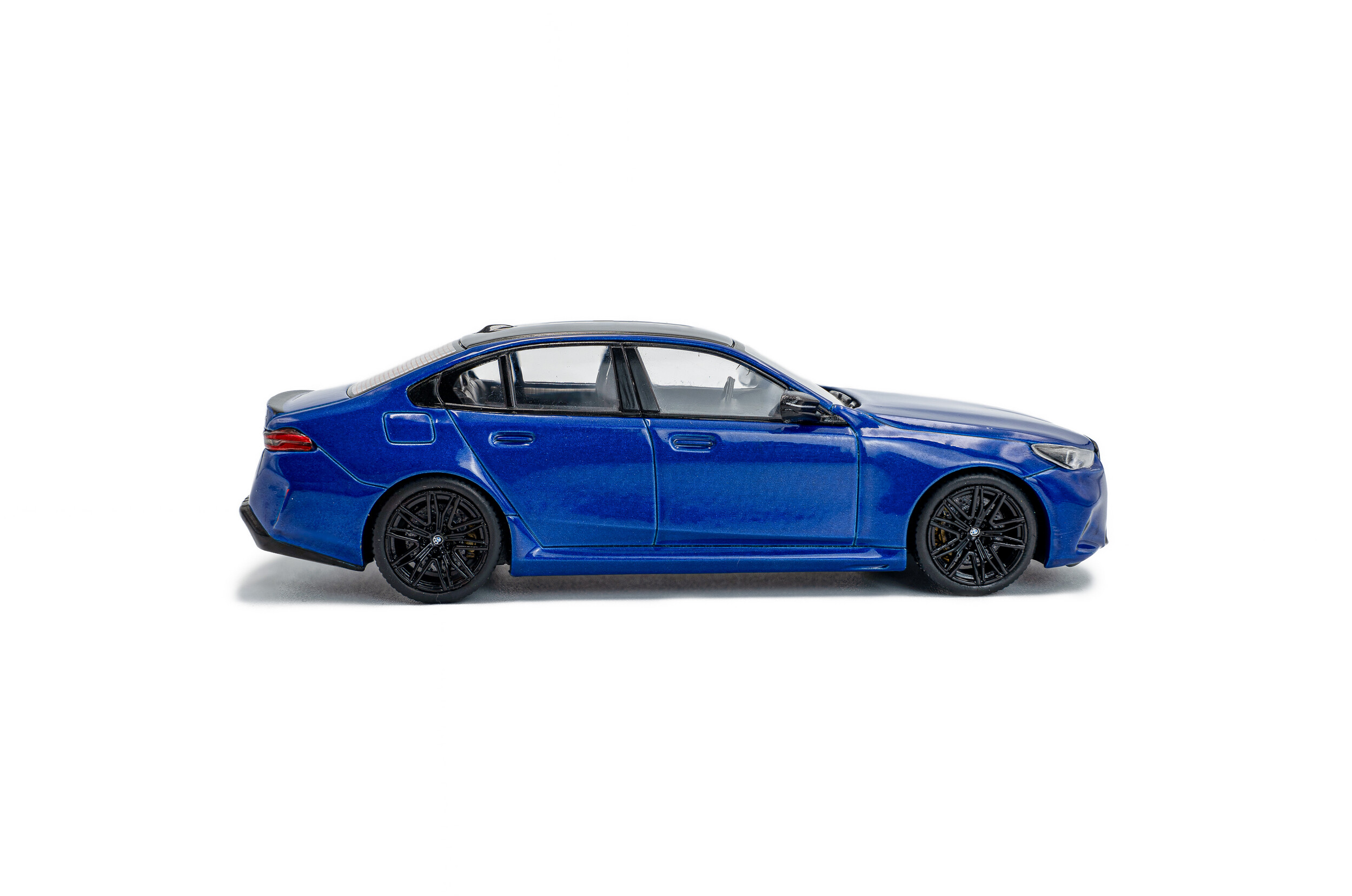 Macheta BMW M5 Sedan G90 1:43 Solido 5 Macheta BMW M5 Sedan G90 1:43 Solido - imagine 5