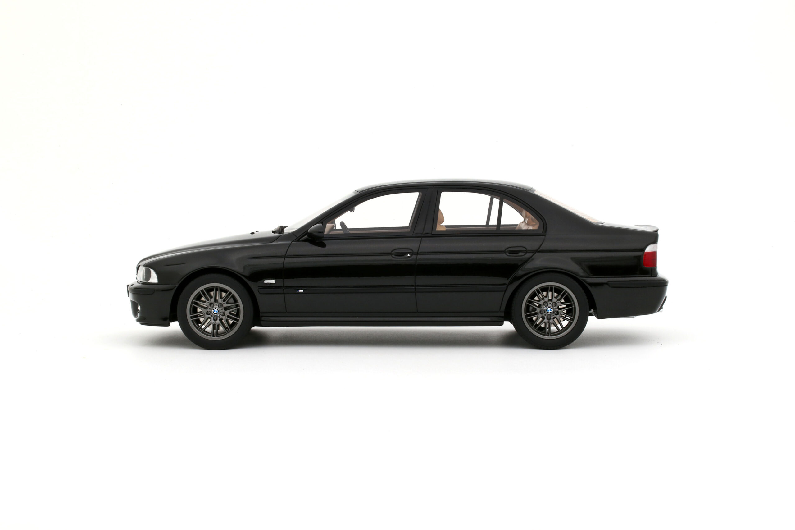 Macheta BMW E39 M5 1:18 Otto Models OT1338 2 Macheta BMW E39 M5 1:18 Otto Models OT1338 - imagine 2