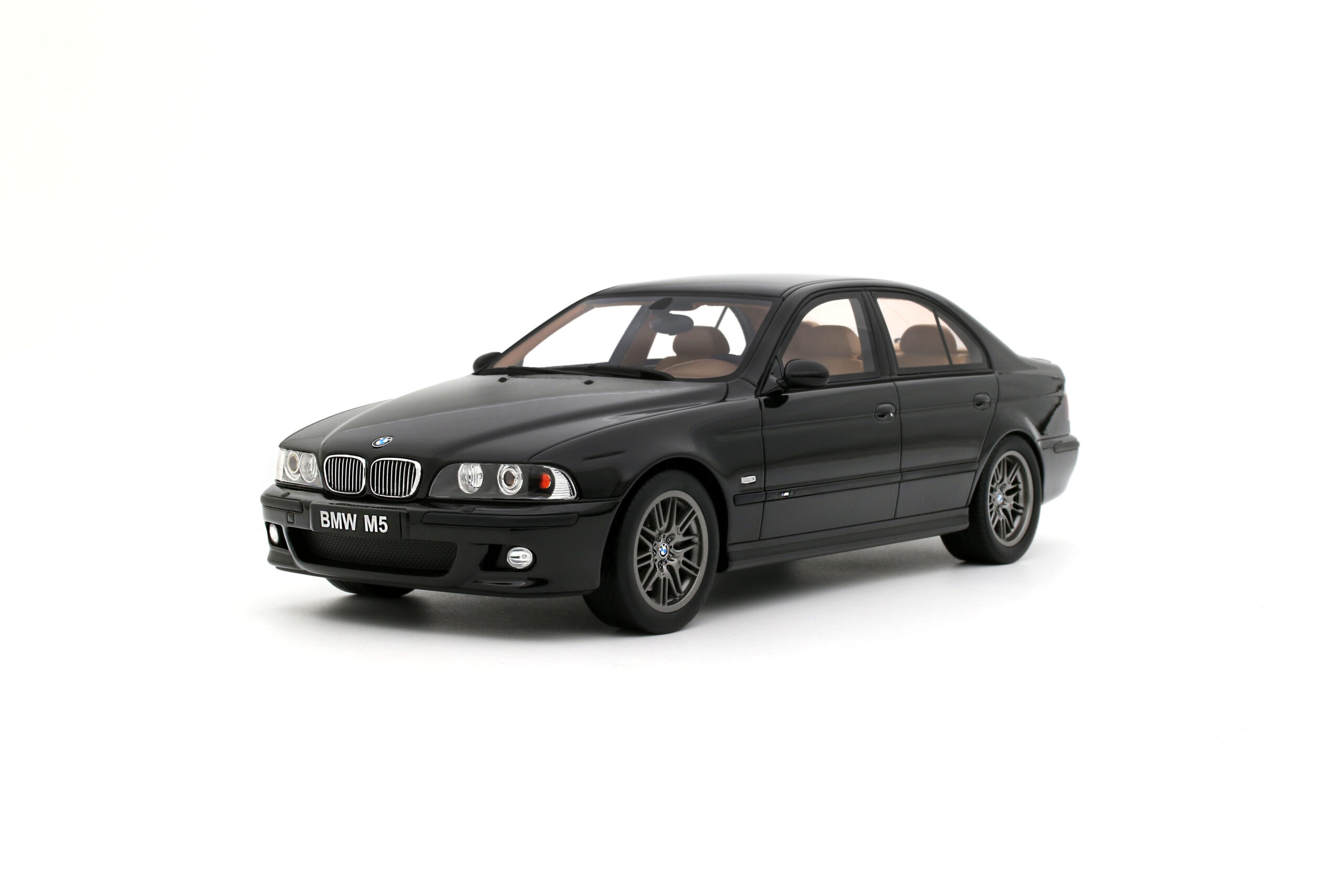 Macheta BMW E39 M5 1:18 Otto Models OT1338 1 BMW E39 M5 1