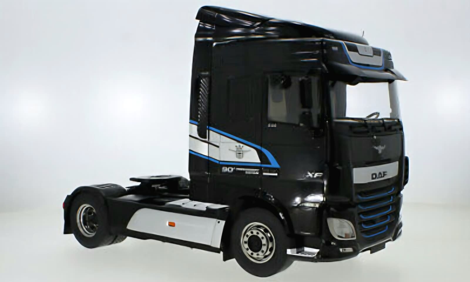 Macheta Camion DAF XF Space Cab 1:18 Premium ClassiXXs 1 Camion DAF XF Space Cab 3