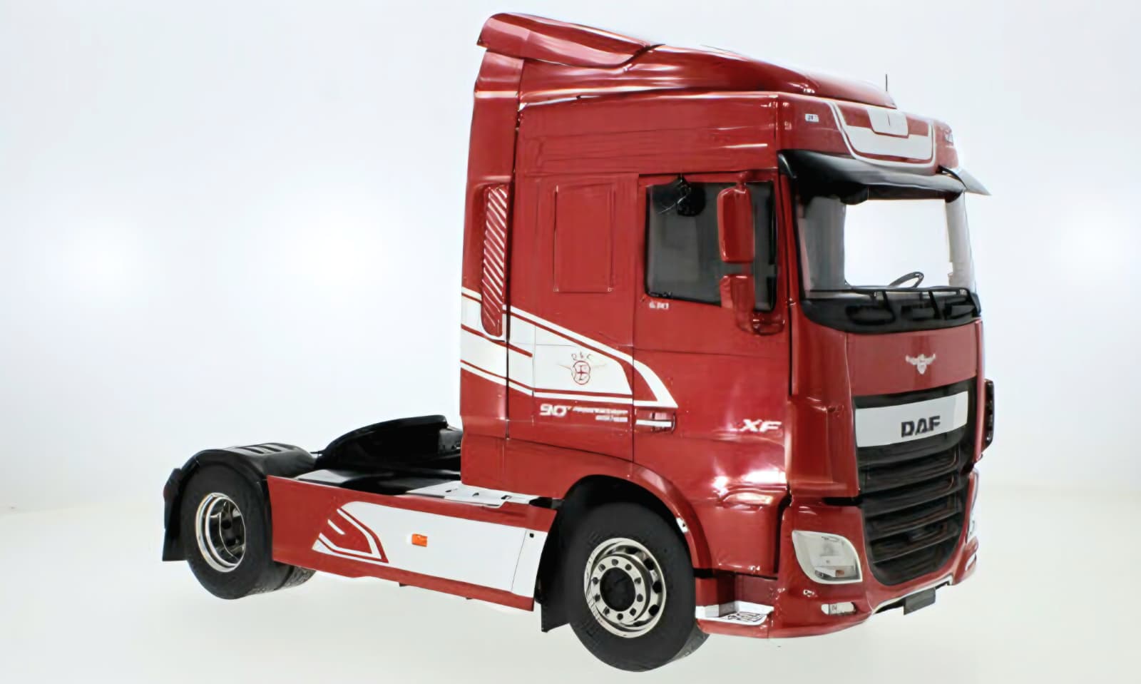 Macheta Camion DAF XF Space Cab 1:18 Premium ClassiXXs 1 Camion DAF XF Space Cab