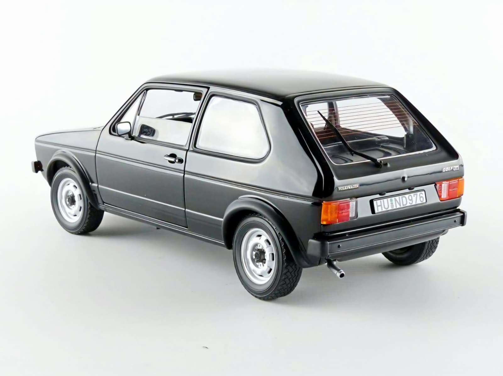 Macheta Volkswagen Golf 1 GTI 1:18 Norev 3 Macheta Volkswagen Golf 1 GTI 1:18 Norev - imagine 3