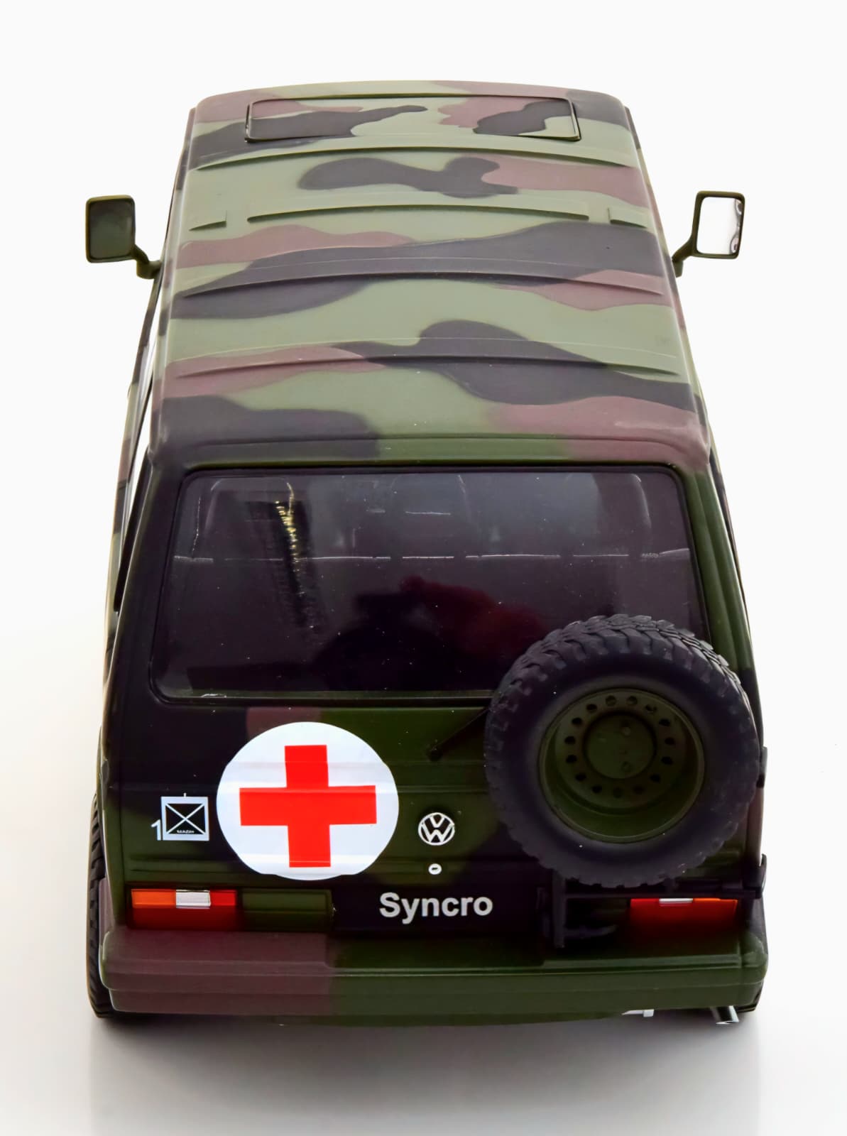 Macheta Volkswagen T3 Ambulanță de Armată 1:18 KK Scale 5 Macheta Volkswagen T3 Ambulanță de Armată 1:18 KK Scale - imagine 5