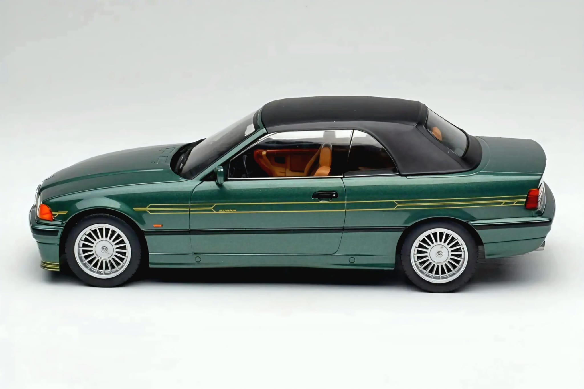 Macheta BMW Alpina B3 3.2 (E36) Cabriolet 1:18 MCG (Model Car Group) 2 Macheta BMW Alpina B3 3.2 (E36) Cabriolet 1:18 MCG (Model Car Group) - imagine 2