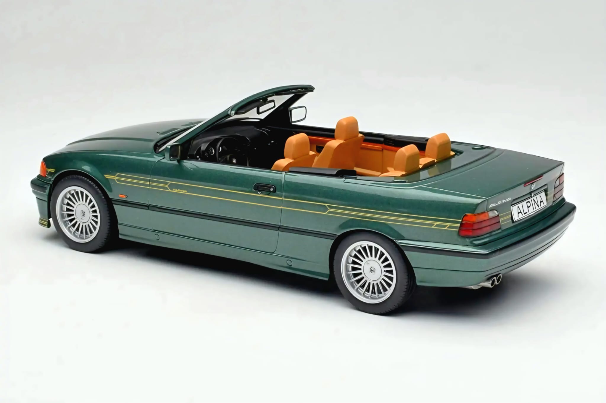 Macheta BMW Alpina B3 3.2 (E36) Cabriolet 1:18 MCG (Model Car Group) 3 Macheta BMW Alpina B3 3.2 (E36) Cabriolet 1:18 MCG (Model Car Group) - imagine 3