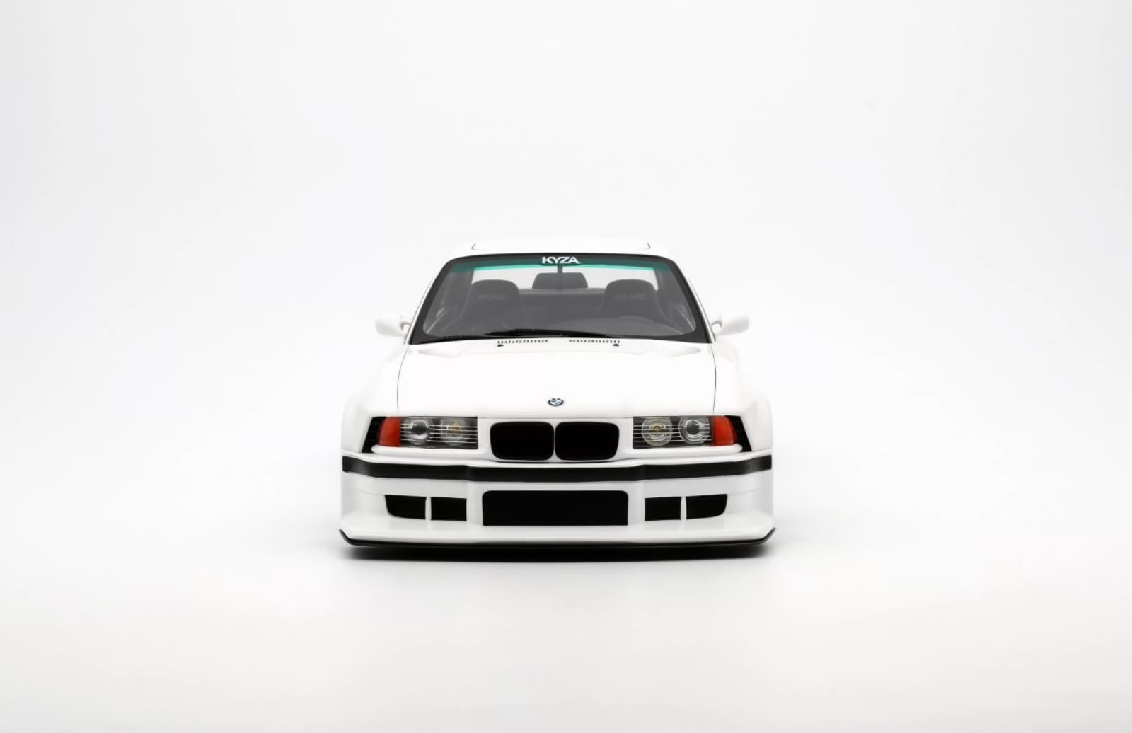Machetă BMW E36 Khyzyl Saleem 1:18 Otto Mobile (Ot1051) 7 Machetă BMW E36 Khyzyl Saleem 1:18 Otto Mobile (Ot1051) - imagine 7