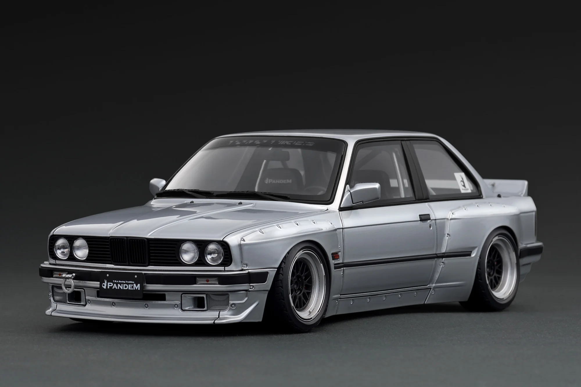 Macheta BMW PANDEM 30 (E30) 1:18 Ignition Model 1 BMW PANDEM 30 (E30) 11