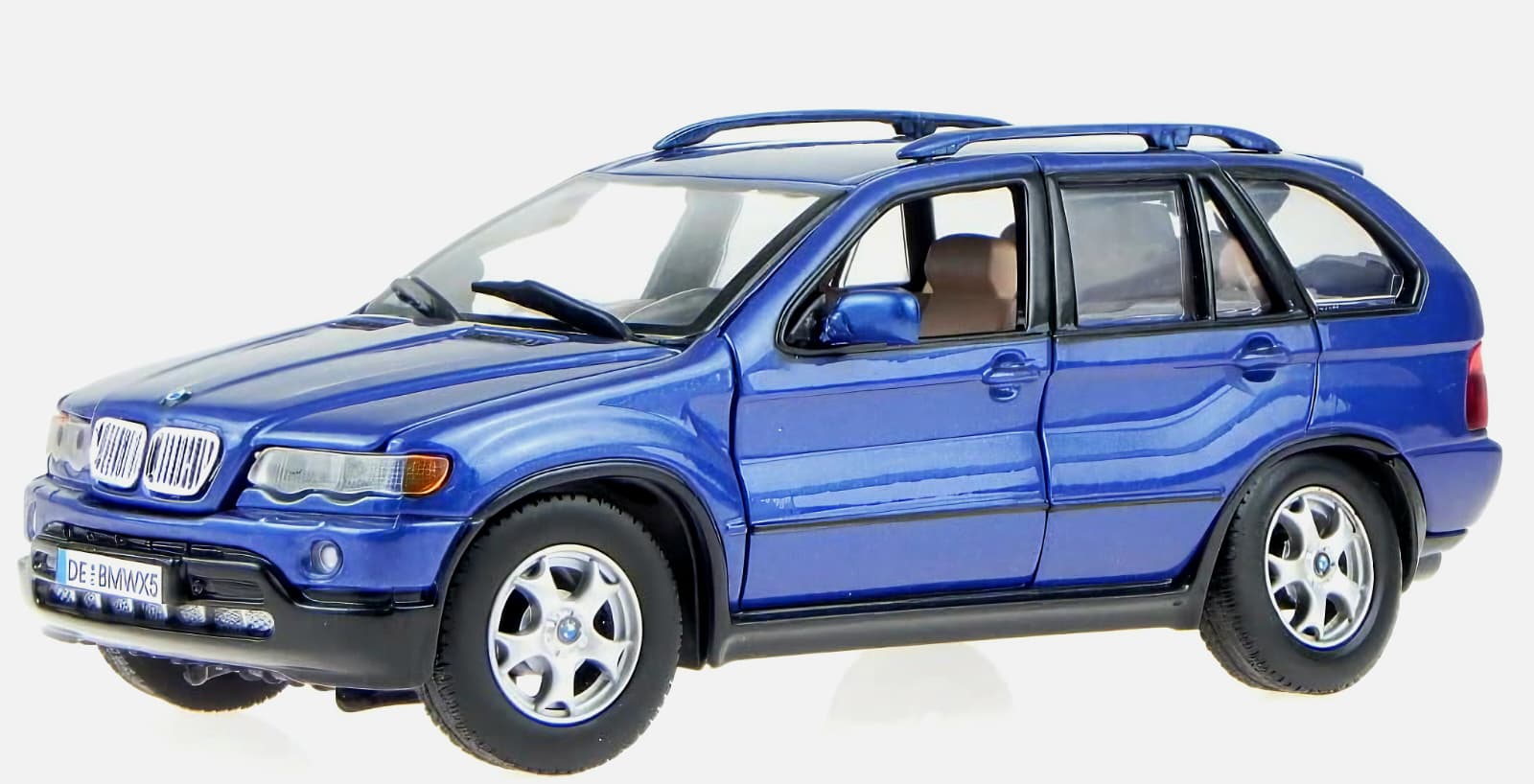 Machetă BMW X5 E53 Albastru 1:24 Motor Max 1 BMW X5 E53 Albastru 2