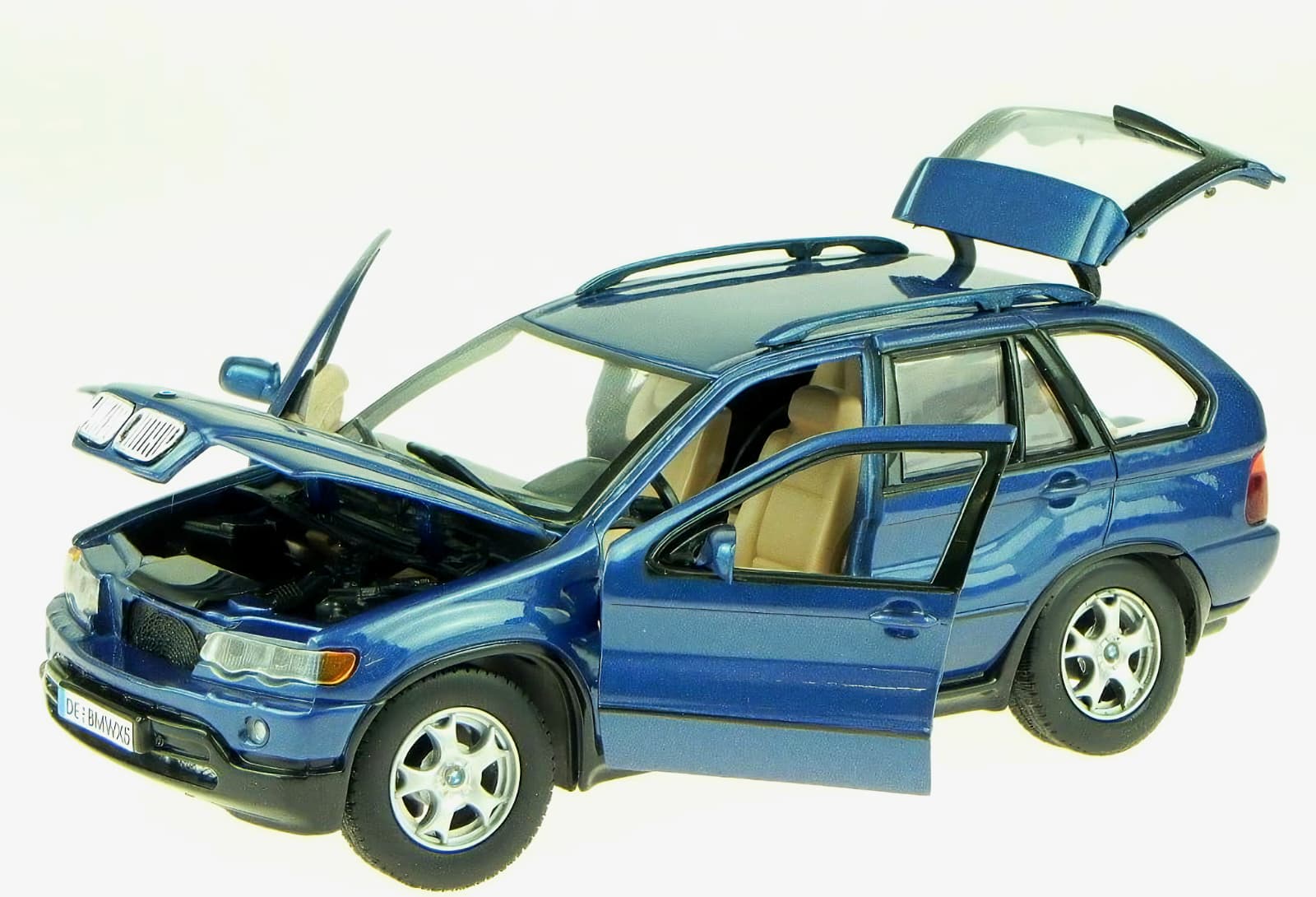 Machetă BMW X5 E53 Albastru 1:24 Motor Max 3 Machetă BMW X5 E53 Albastru 1:24 Motor Max - imagine 3