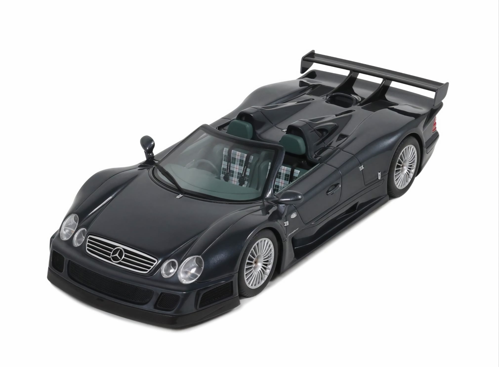 Macheta Mercedes-Benz CLK-GTR Roadster 1:18 GT Spirit 6 Macheta Mercedes-Benz CLK-GTR Roadster 1:18 GT Spirit - imagine 6
