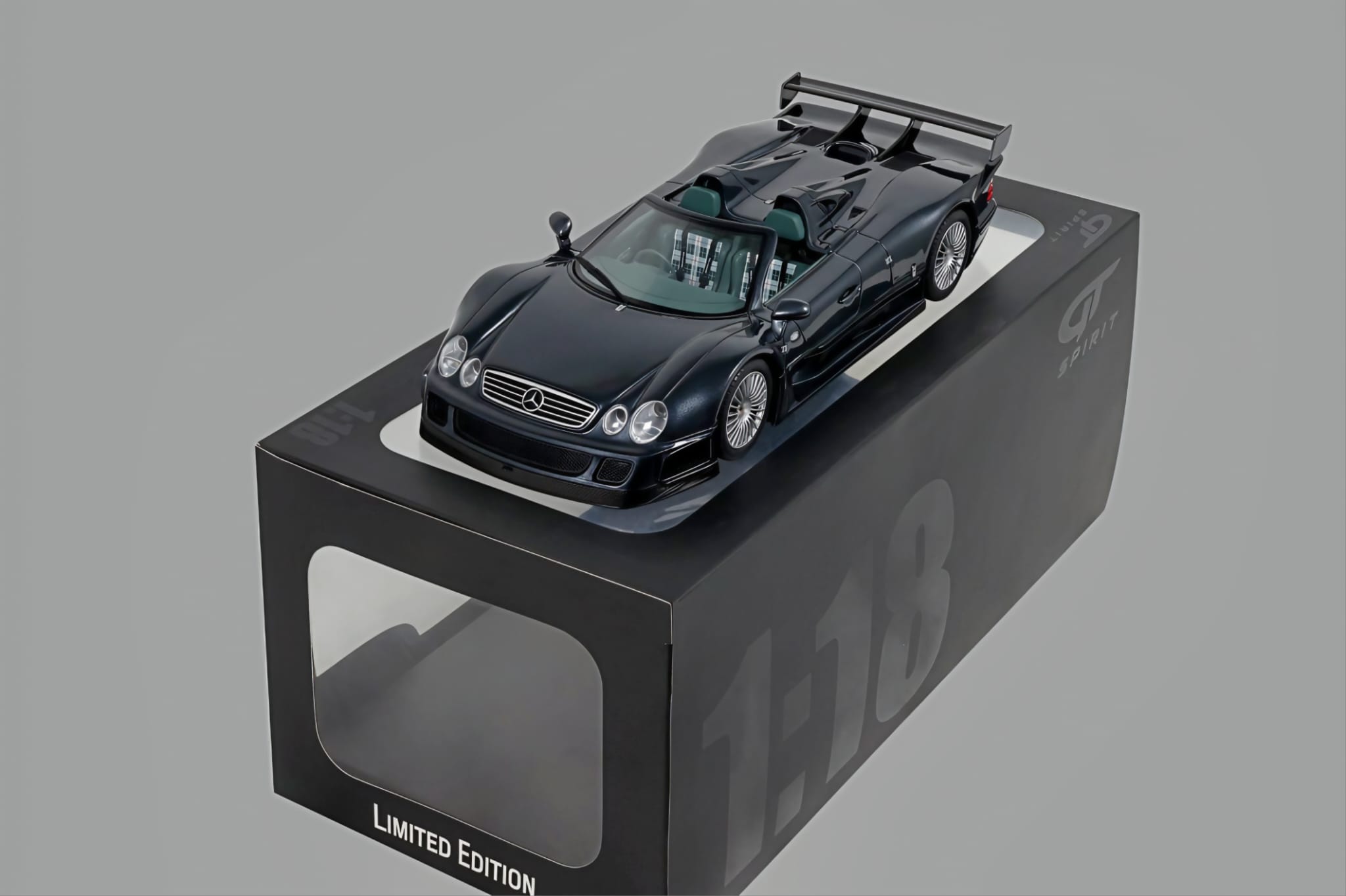 Macheta Mercedes-Benz CLK-GTR Roadster 1:18 GT Spirit 7 Macheta Mercedes-Benz CLK-GTR Roadster 1:18 GT Spirit - imagine 7