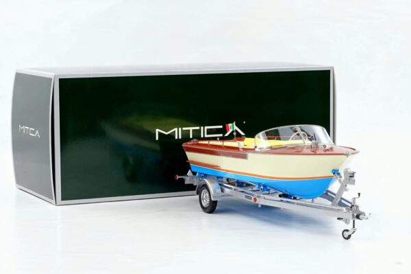 Macheta Barca cu Motor Riva Junior 1966 la scara 1:18 Ivory Yellow Mitica Diecast