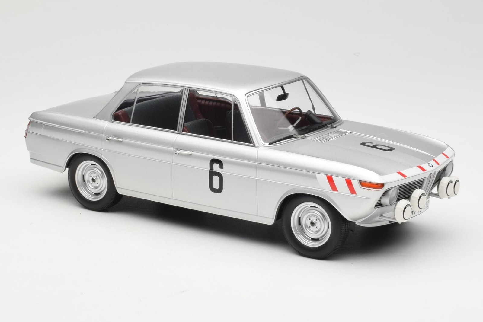 Machetă BMW 1800 TiSA Spa 24 Hours 1:18 Minichamps 2 Machetă BMW 1800 TiSA Spa 24 Hours 1:18 Minichamps - imagine 2