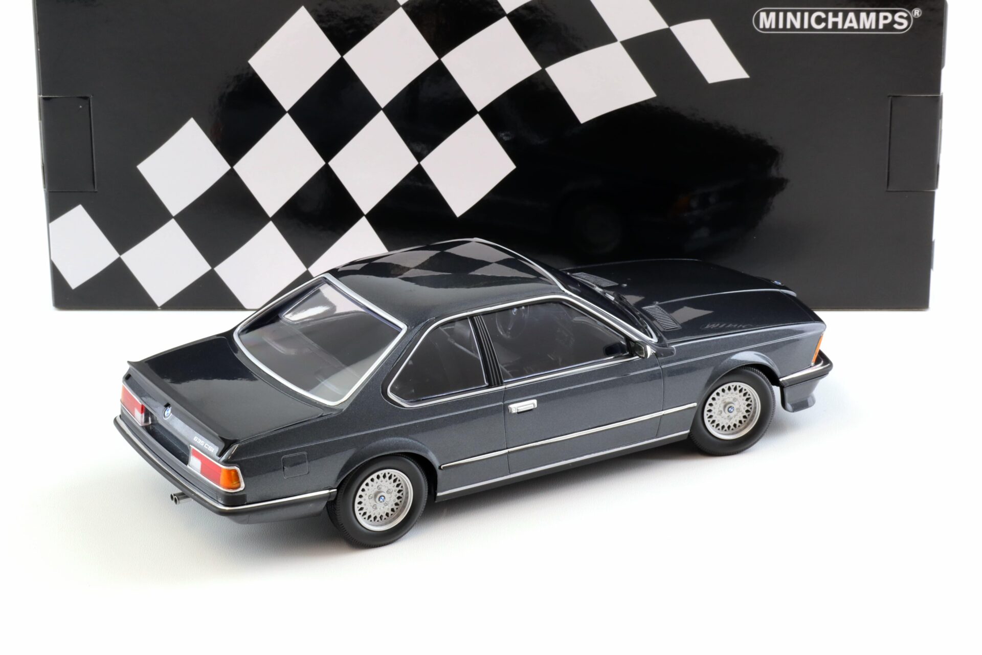 Machetă BMW 635 CSi 1:18 Minichamps 2 Machetă BMW 635 CSi 1:18 Minichamps - imagine 2