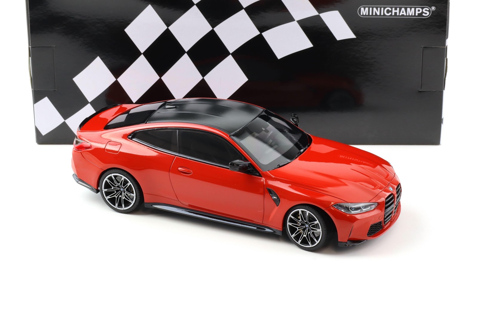 Machetă BMW M4 1:18 Minichamps 3 Machetă BMW M4 1:18 Minichamps - imagine 3