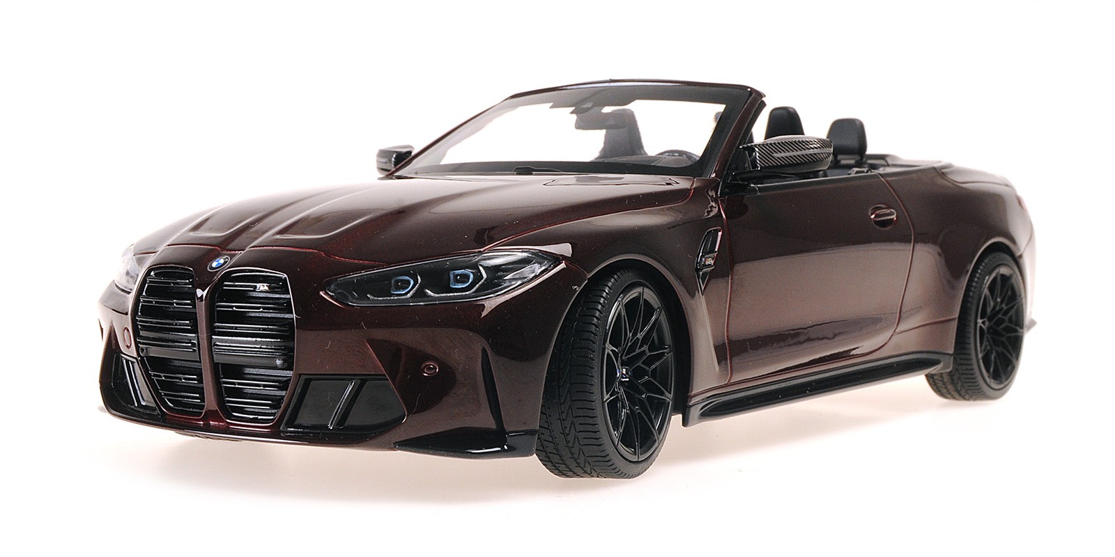 Machetă BMW M4 Cabriolet 1:18 Minichamps 1 BMW M4 CABRIOLET –