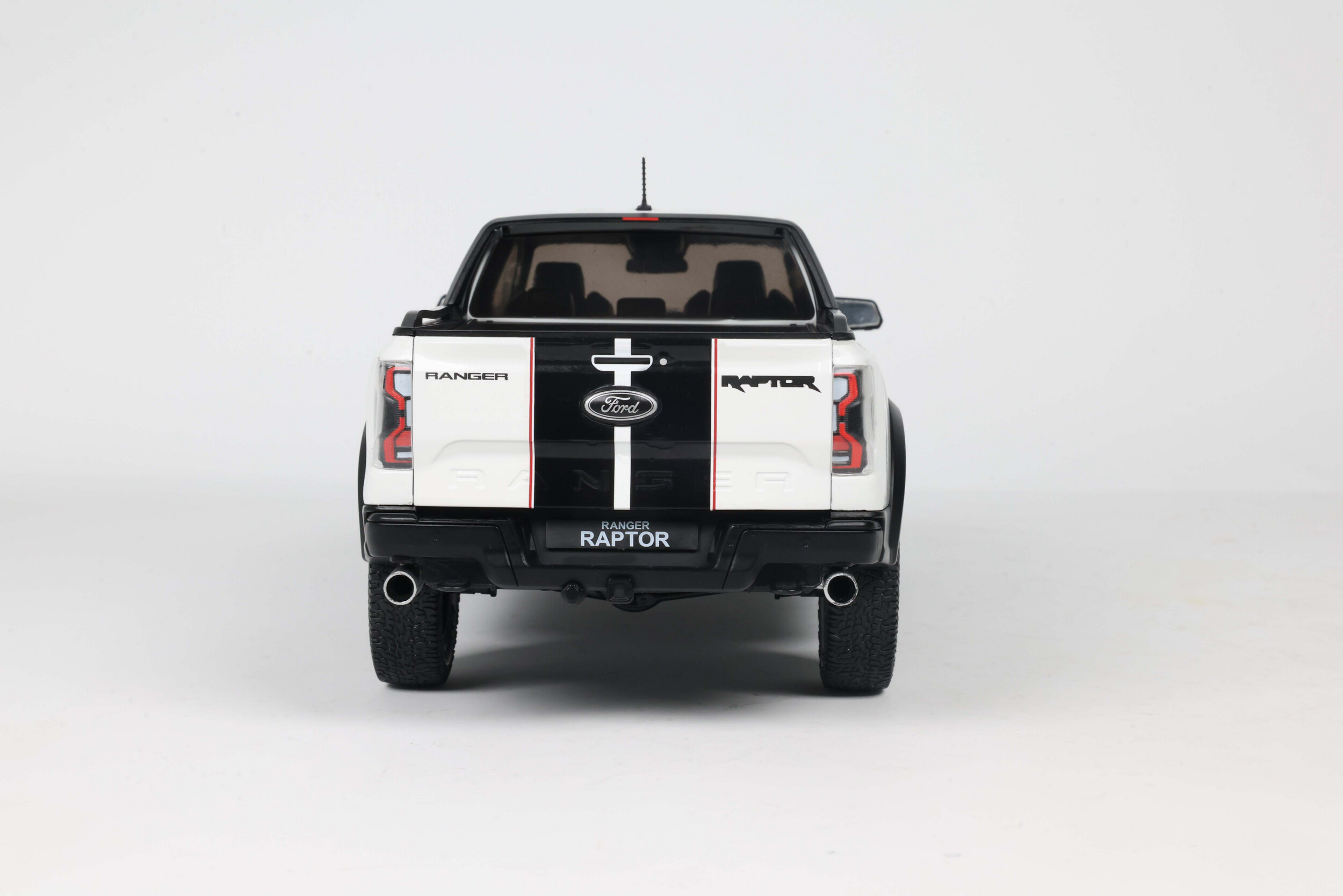 Machetă Ford Ranger Raptor 1:18 Solido Works 4 Machetă Ford Ranger Raptor 1:18 Solido Works - imagine 4