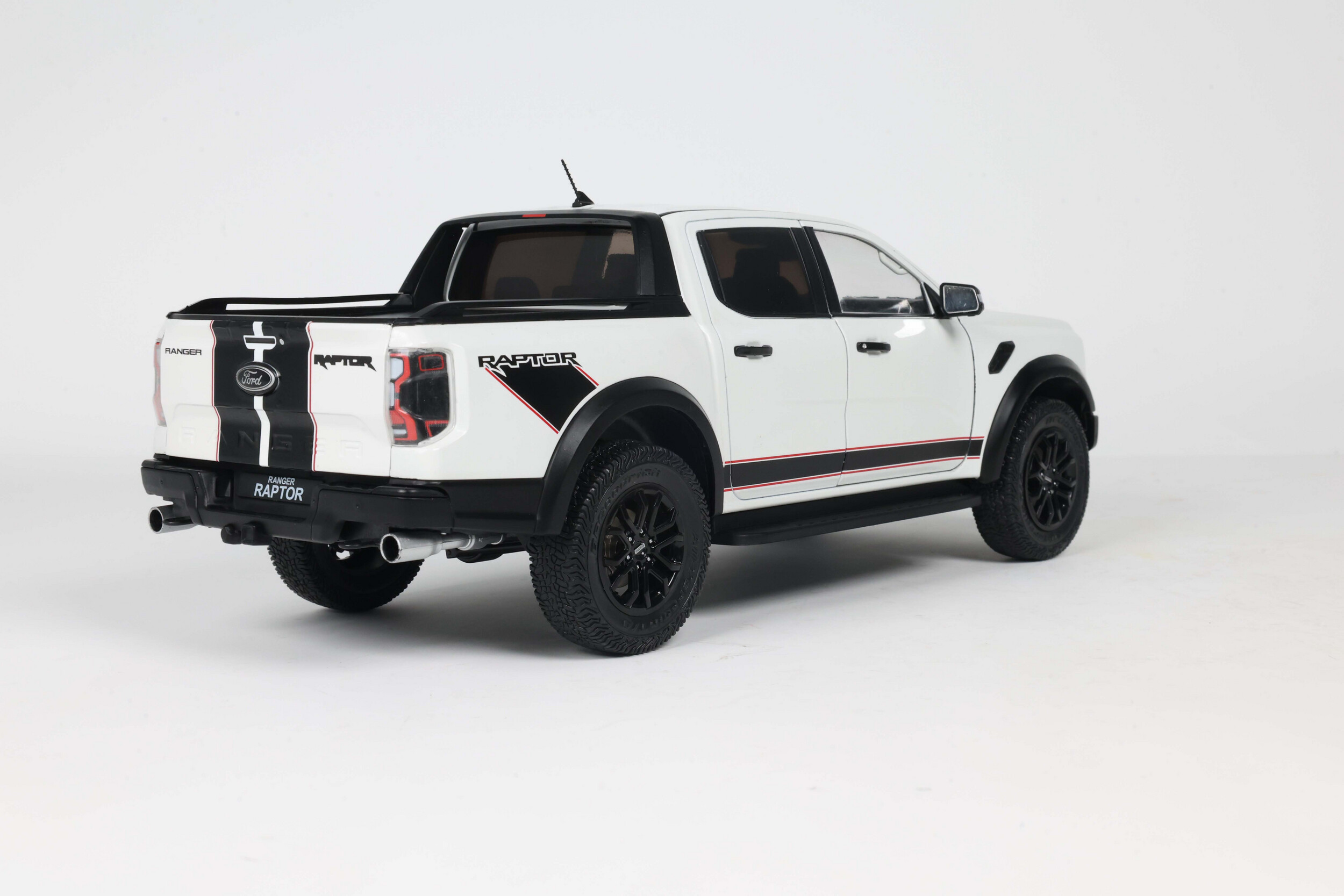 Machetă Ford Ranger Raptor 1:18 Solido Works 5 Machetă Ford Ranger Raptor 1:18 Solido Works - imagine 5