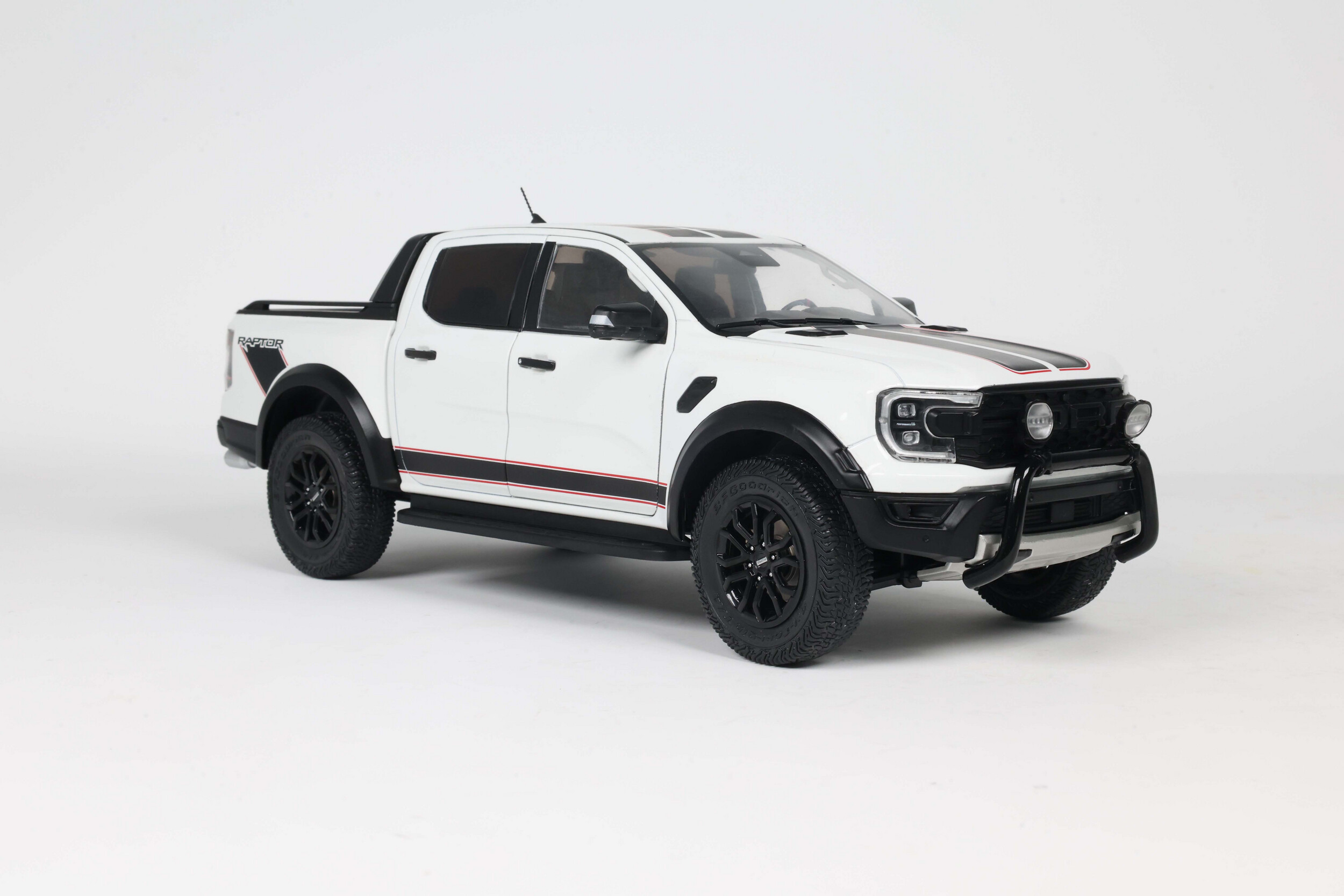 Machetă Ford Ranger Raptor 1:18 Solido Works 7 Machetă Ford Ranger Raptor 1:18 Solido Works - imagine 7