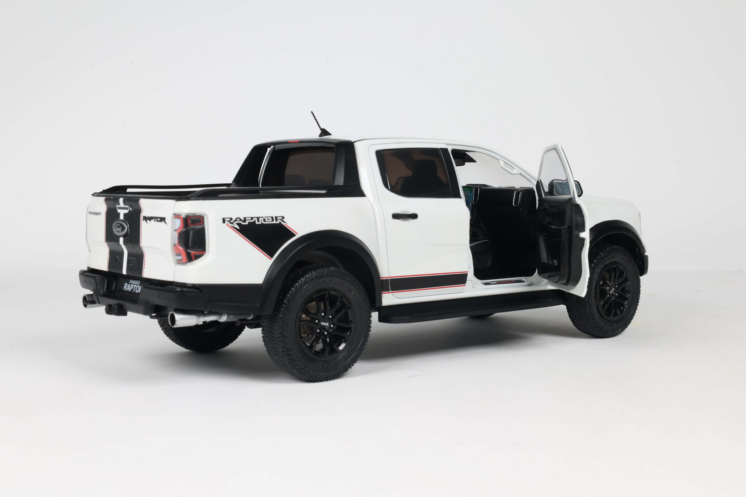 Machetă Ford Ranger Raptor 1:18 Solido Works 8 Machetă Ford Ranger Raptor 1:18 Solido Works - imagine 8