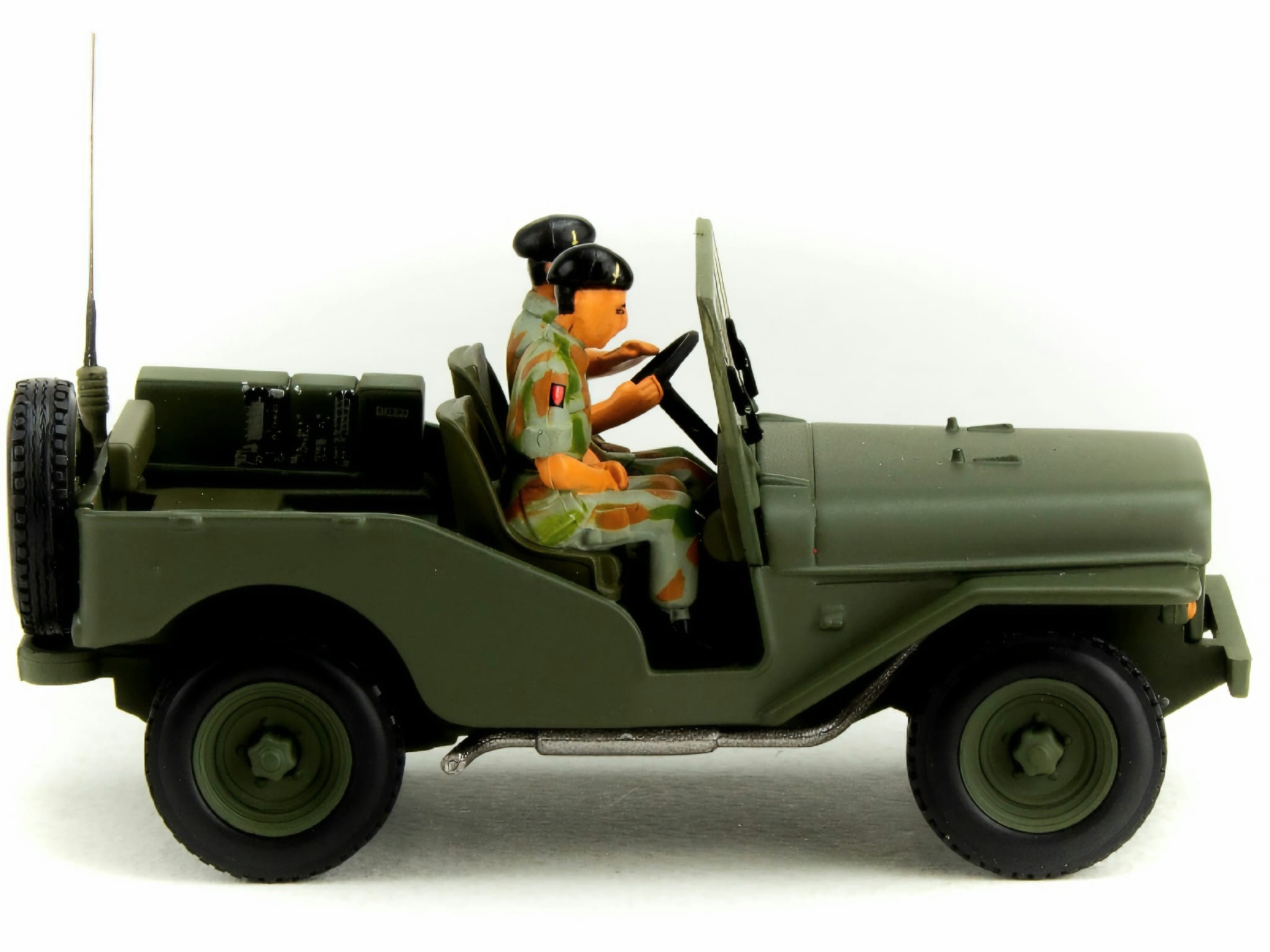 Macheta Jeep Delahaye cu figurine 1:43 IXO Models 2 Macheta Jeep Delahaye cu figurine 1:43 IXO Models - imagine 2