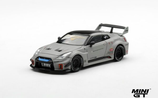 Nissan GT-R R35 LB-Super Silhouette 1