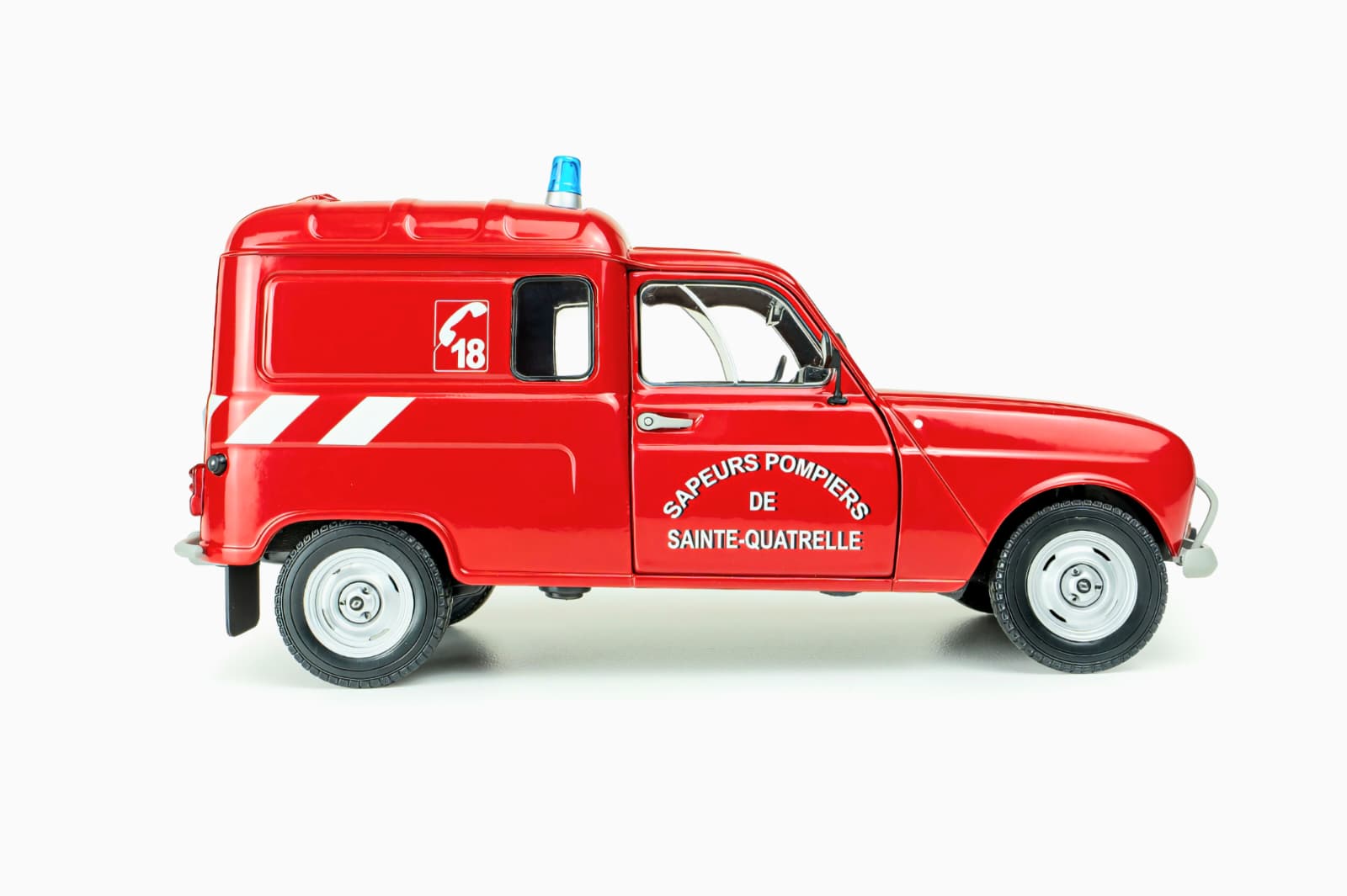 Macheta Renault 4L F4 Pompieri 1:18 Solido 4 Macheta Renault 4L F4 Pompieri 1:18 Solido - imagine 4