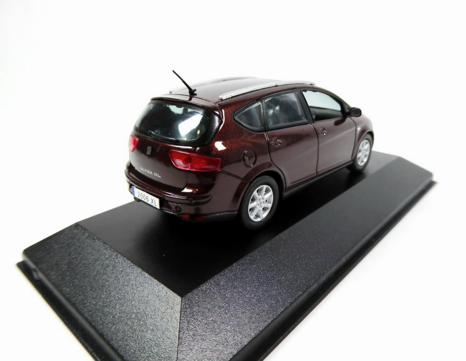 Macheta SEAT Altea XL 1:43 Fischer Dealer Edition 2 Macheta SEAT Altea XL 1:43 Fischer Dealer Edition - imagine 2