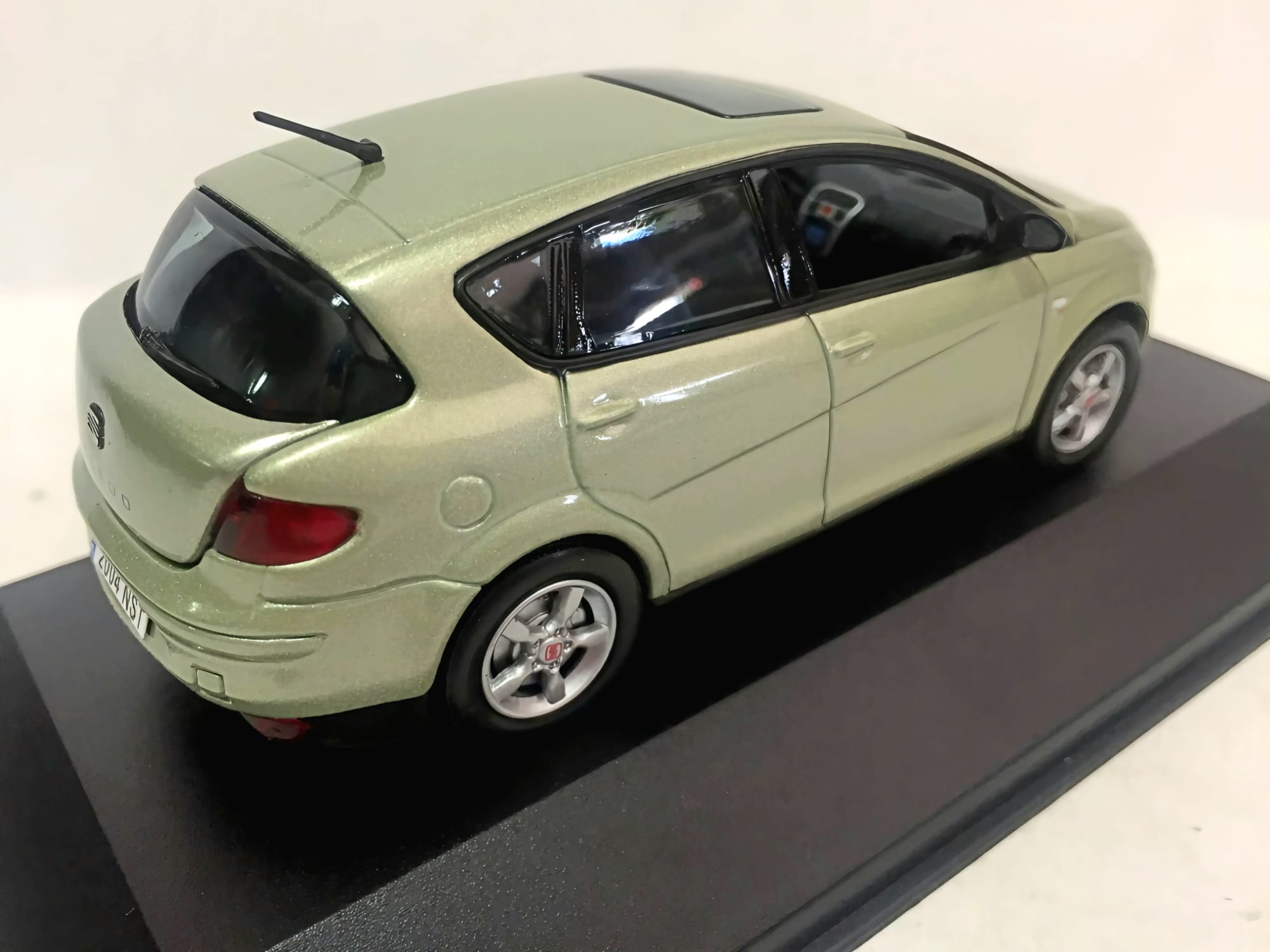 Macheta SEAT Toledo III 1:43 Fischer Dealer Edition 3 Macheta SEAT Toledo III 1:43 Fischer Dealer Edition - imagine 3