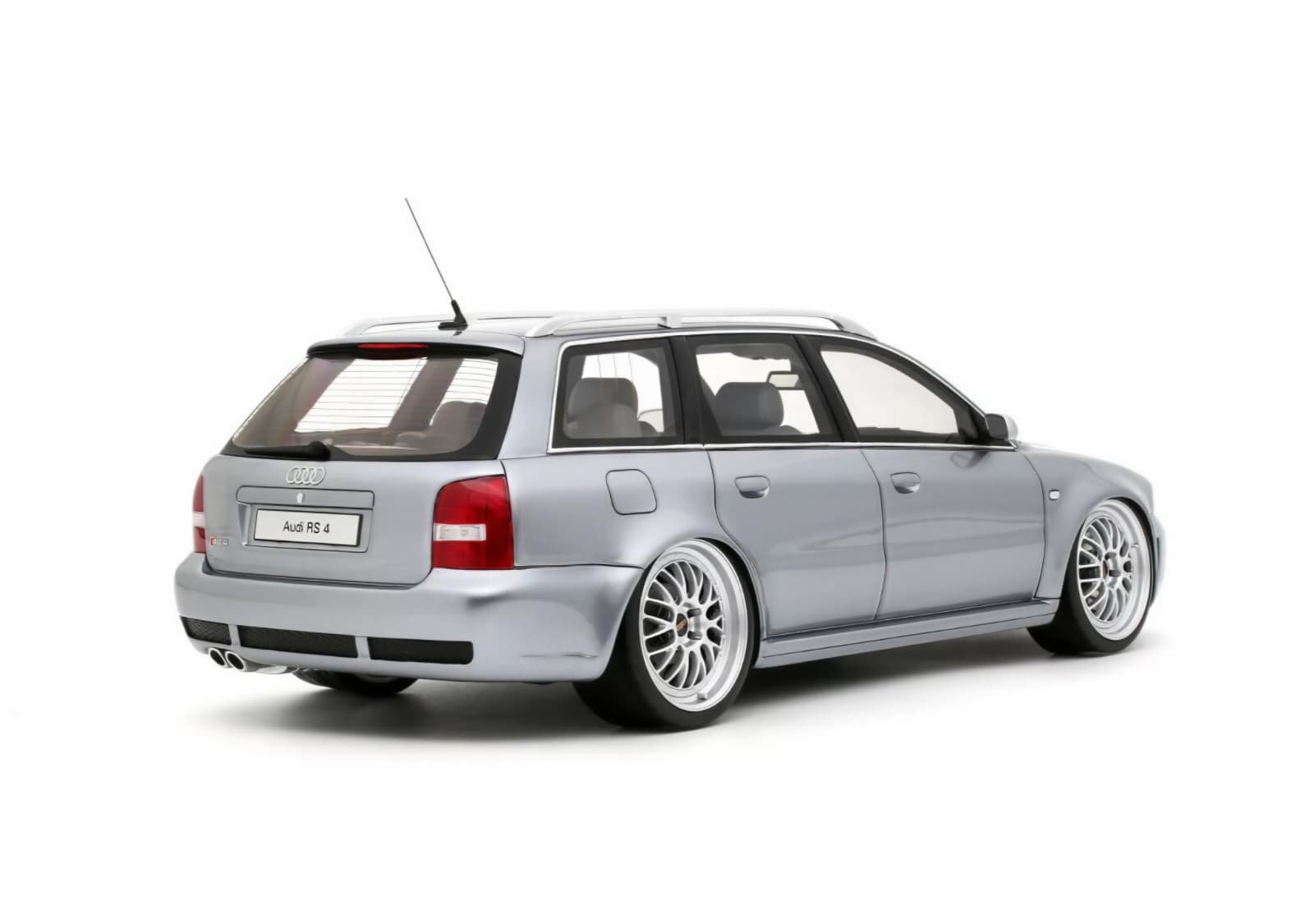 Macheta Audi RS 4 (B5) Avant „Stanced” 1:18 OttOmobile 2 Macheta Audi RS 4 (B5) Avant „Stanced” 1:18 OttOmobile - imagine 2