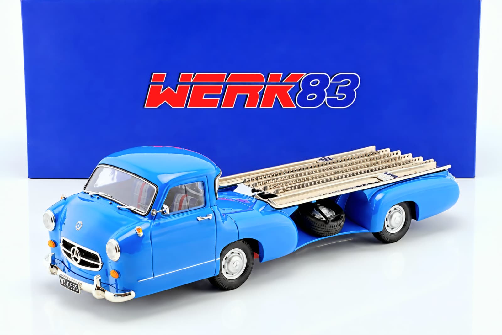 Macheta Mercedes-Benz Car Transporter Blue Wonder 1:18 Werk83 2 Macheta Mercedes-Benz Car Transporter Blue Wonder 1:18 Werk83 - imagine 2