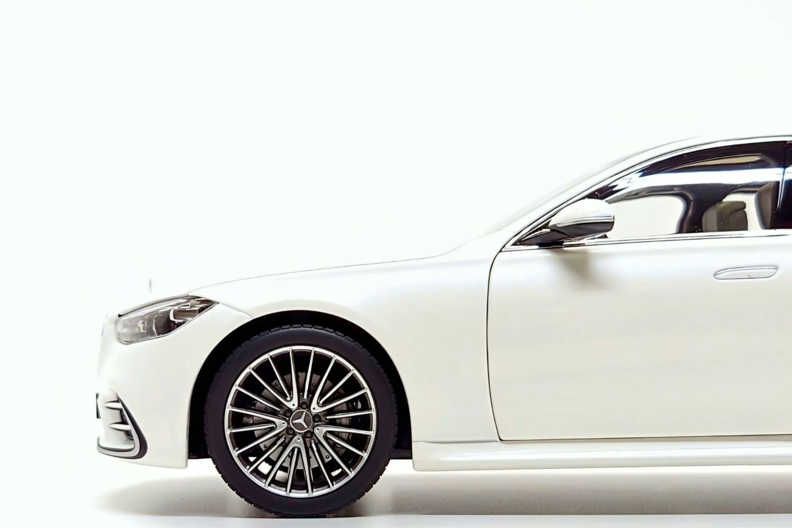 Macheta Mercedes S-Class AMG-Line 2021 1:18 Norev 1 Mercedes S-Class AMG-Line 8
