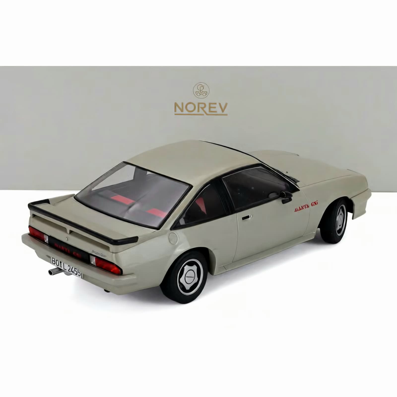 Macheta Opel Manta GSi 1987 1:18 Norev 2 Macheta Opel Manta GSi 1987 1:18 Norev - imagine 2