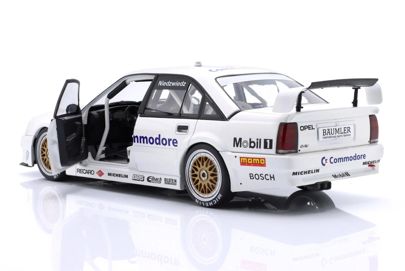 Macheta Opel Omega 3000 EVO 500 Team 1:18 Werk83 3 Macheta Opel Omega 3000 EVO 500 Team 1:18 Werk83 - imagine 3